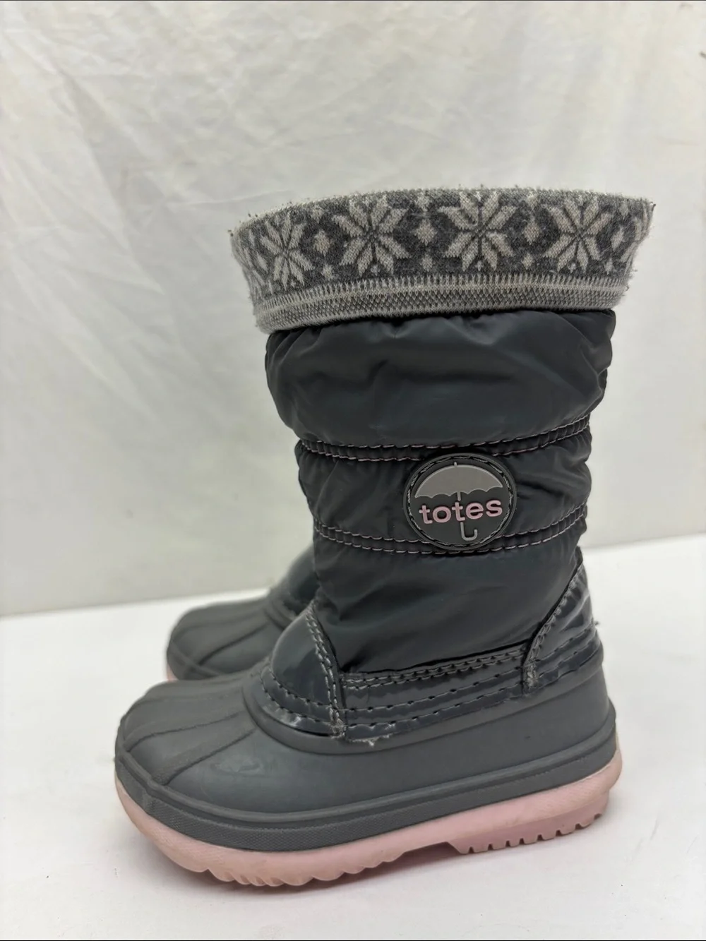 Totes winter boots, size 5 for baby, box 74